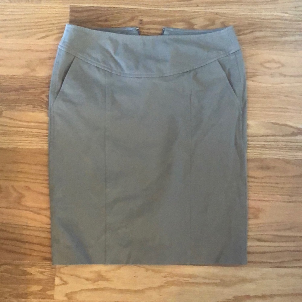 Grey pencil skirt